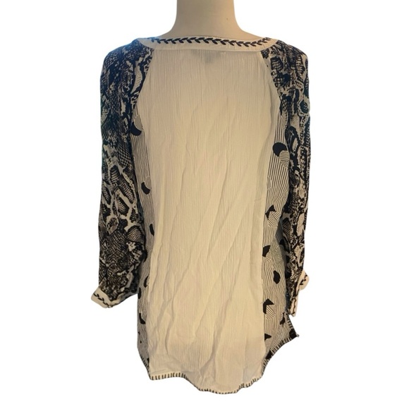 John Mark Women's Pullover Blouse - Picture 3 of 7